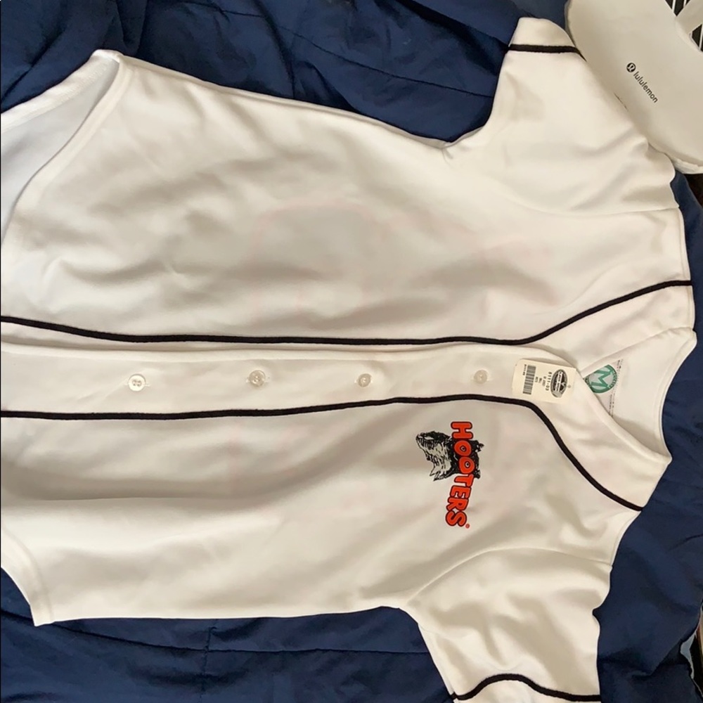 New Womens Hooters Baseball Jersey 83 Size Small